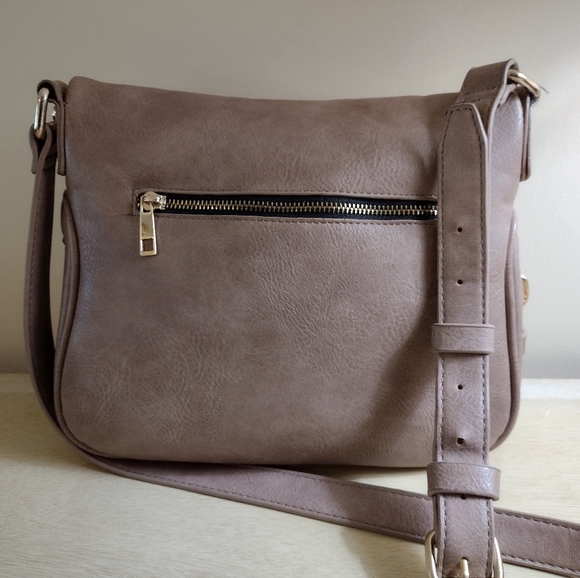 Madison West Saddlebag Tan Chunky Zipper Pulls Gold Plated Adjustable Strap - Picture 4 of 15